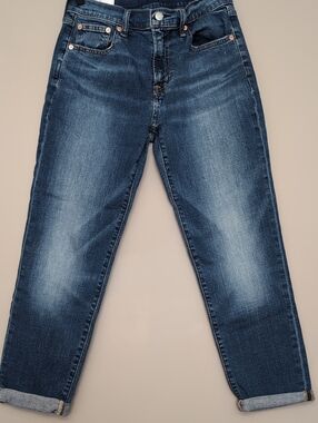 Mid Rise Girlfriend Cropped Jean